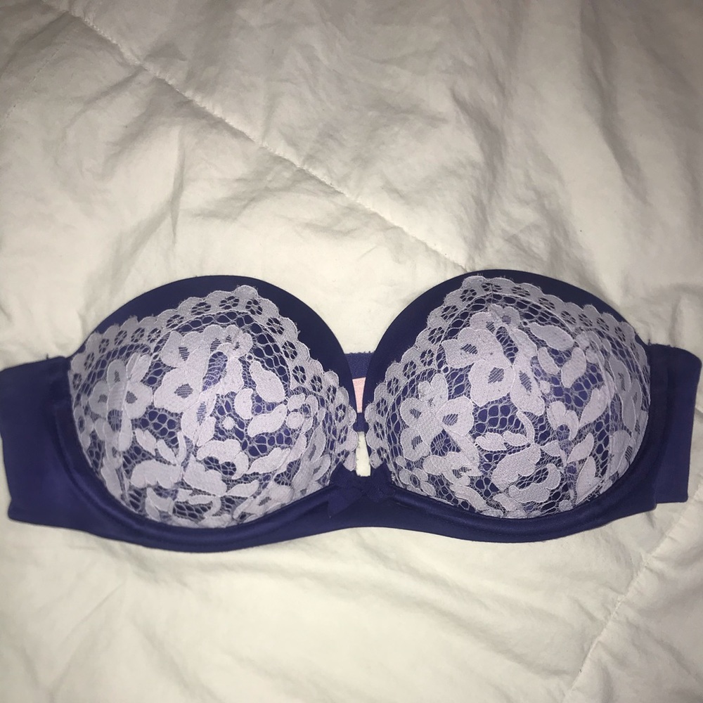 • Victoria’s Secret • Very Sexy Strapless Bra •32B
